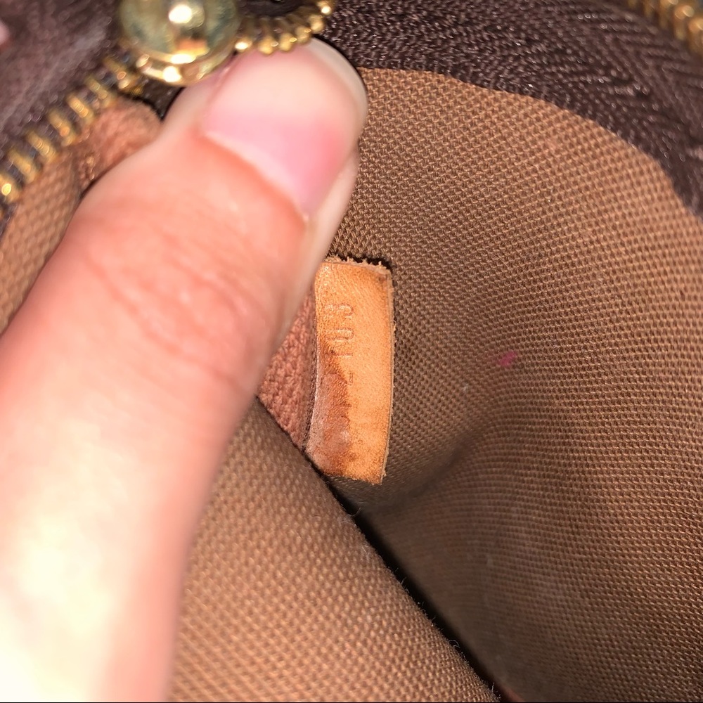 Louis Vuitton Mini Pochette - Picture 6 of 11